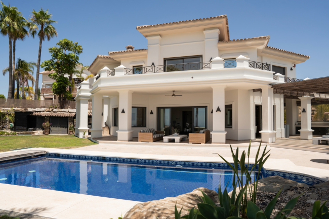 Luxury Villa in Los Arqueros, Benahavis