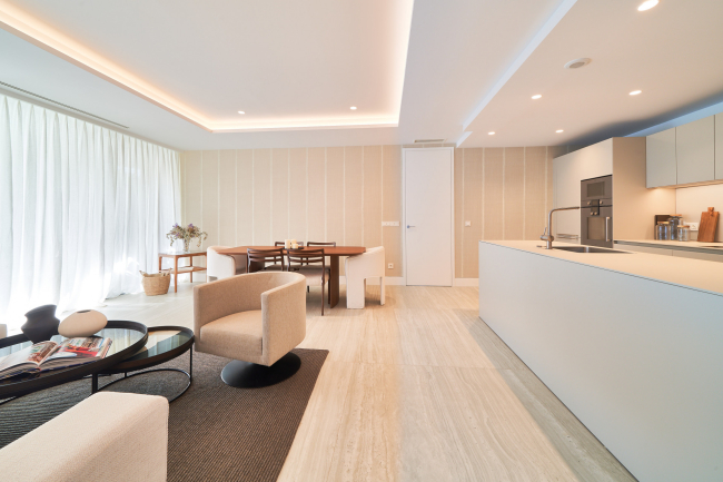 Sophisticated Newly Built Residence in a Prime Beachfront Location