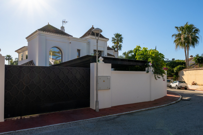Recently Refurbished Villa Parcelas del Golf Marbella