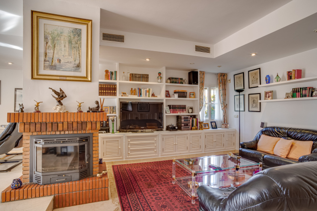 Spacious south facing six-bedroom villa in Marbella, with sea views