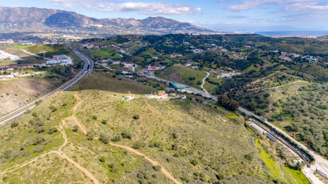 Versatile plot near the beach with stunning sea and mountain views