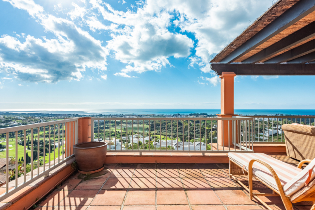 Luxurious Penthouse with Panoramic Views in Royal Flamingos, Benahavis