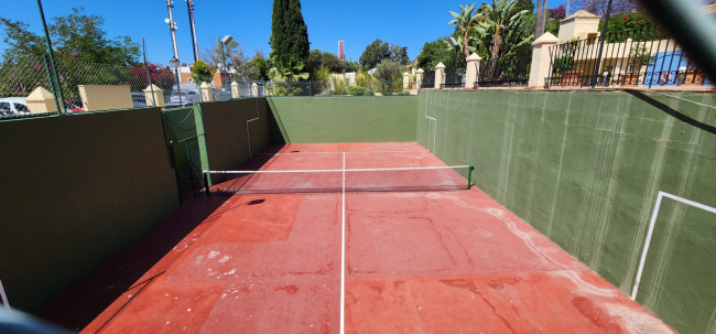 Delvis frittstående hus til salgs i Marbella Golden Mile