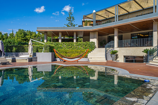Exclusive Frontline Golf Villa in Guadalmina Baja