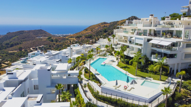 Beautiful two bedroom, south east facing apartment located in the exclusive Urbanisation Palo Alto