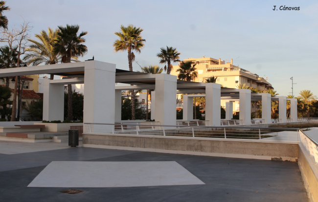 Opportunity for a 3-bedroom apartment near the Port of Estepona!