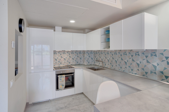 Impressive three bedroom townhouse in a residential community of Riviera Del Sol