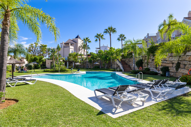Elegant och rymlig Villa i Paraíso Hills, Estepona - kustutsikt och exklusiva bekvämligheter