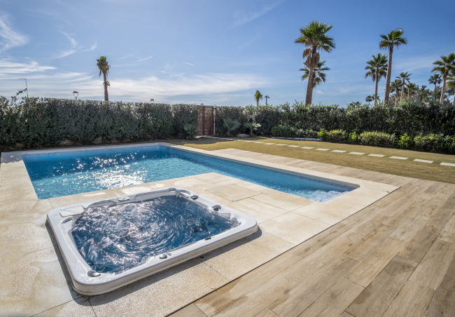 Villa til salgs i Estepona Øst