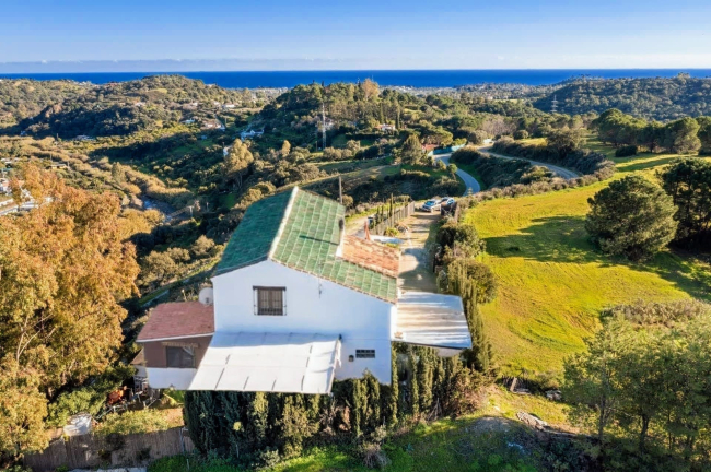 Dreaming property with sea views