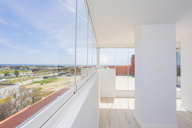 Renovated apartment with terrace and views, minutes from the beach in San Pedro.