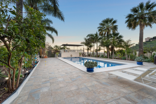 Escape to Paradise at Our Boutique Bed & Breakfast in Benalmádena