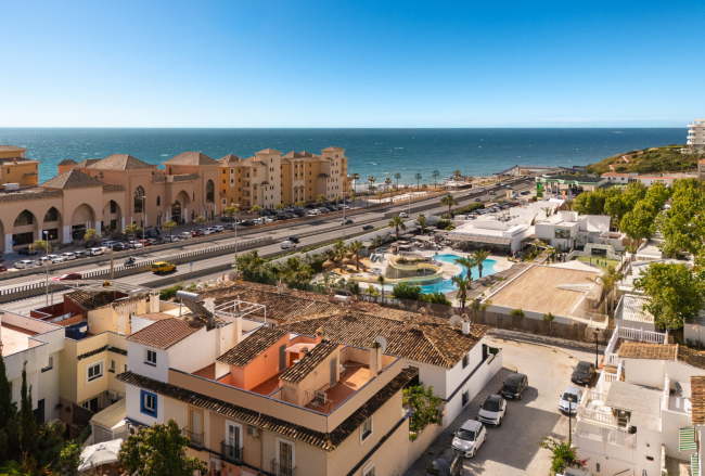 TOWN HOUSE INVESTMENT OPPORTUNITY – LICENSED FOR HOLIDAY RENTALS