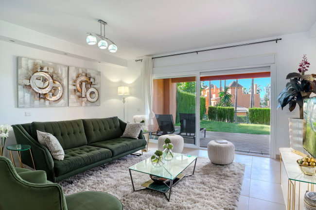 Superb three bedroom, south facing townhouse in Paraiso Bellevue, in El Paraiso on the New Golden Mile