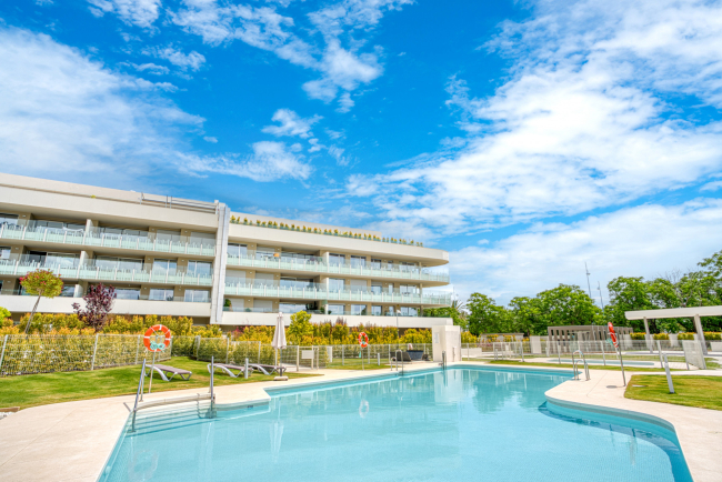 Stilig, tre soverom leilighet ligger i et nybygd gated community av San Pedro playa