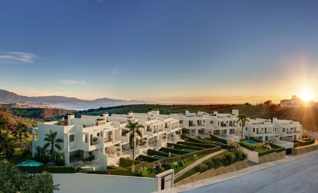 Townhouses with views of the Moroccan coast and Gibraltar