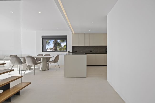 Luxury Semidetached VillaS or Duplex Ground Floor apartments and Duplex Penthouses in El Paraíso, ESTEPONA