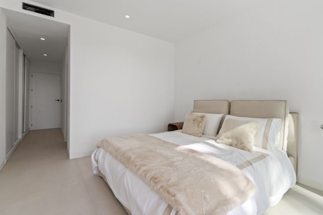 Luxury Semidetached VillaS or Duplex Ground Floor apartments and Duplex Penthouses in El Paraíso, ESTEPONA